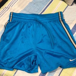 NIKE shorts (NWOT)